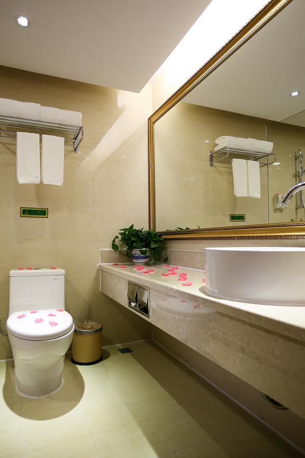 שנג'ן Vienna Hotel - Da Ju Yuan Branch מראה חיצוני תמונה