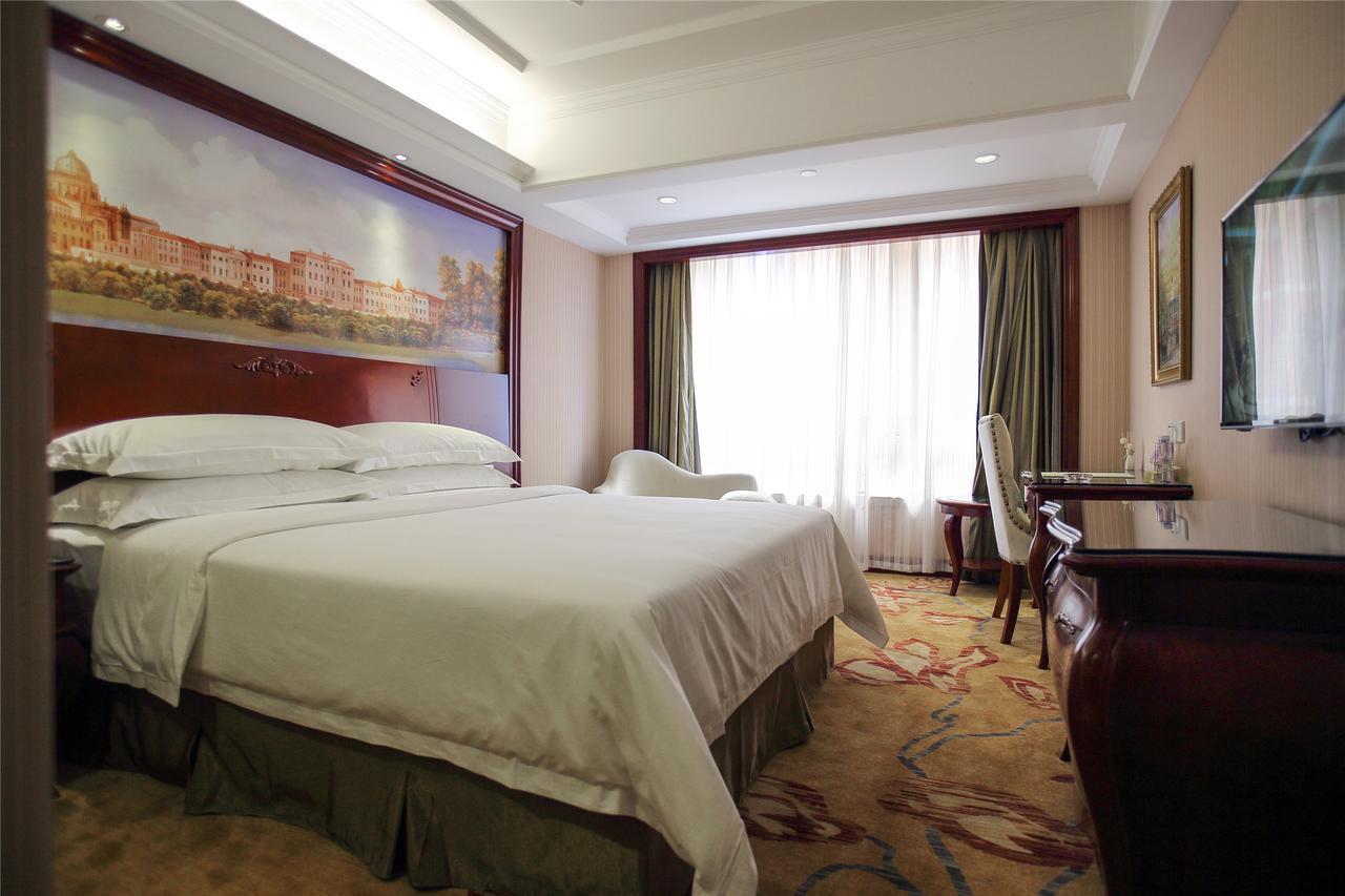 שנג'ן Vienna Hotel - Da Ju Yuan Branch מראה חיצוני תמונה