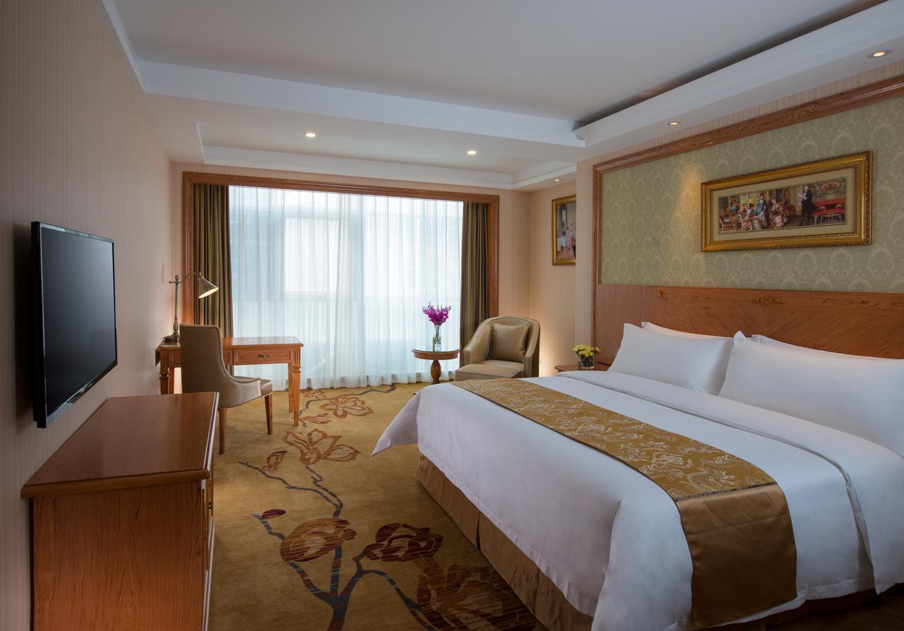 שנג'ן Vienna Hotel - Da Ju Yuan Branch מראה חיצוני תמונה