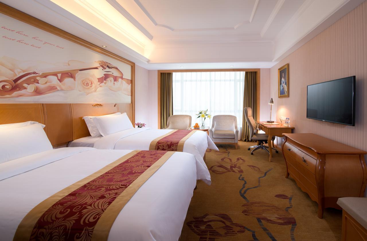 שנג'ן Vienna Hotel - Da Ju Yuan Branch מראה חיצוני תמונה